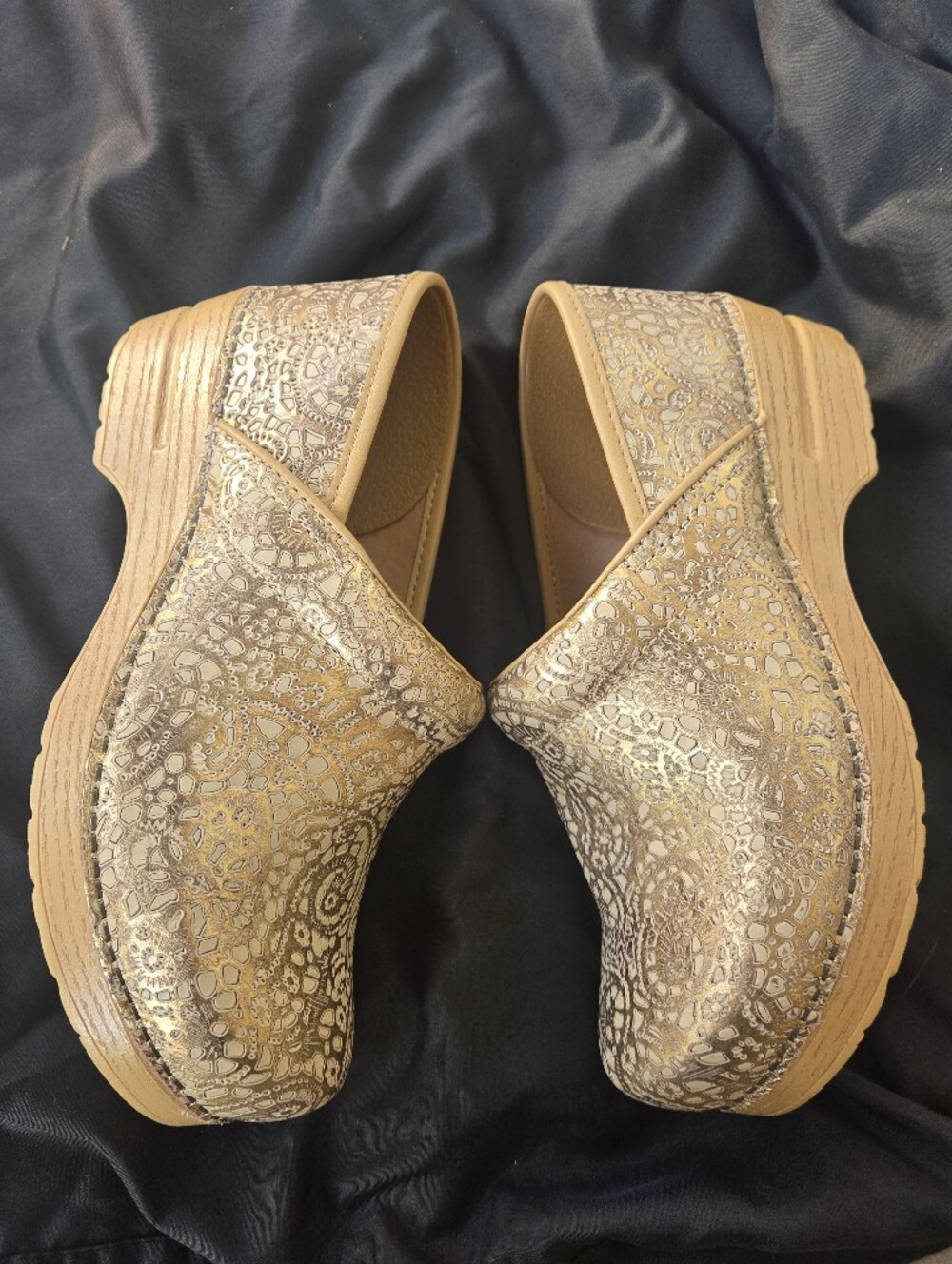 Dansko Metallic Gold Patterned Clogs New No Box
